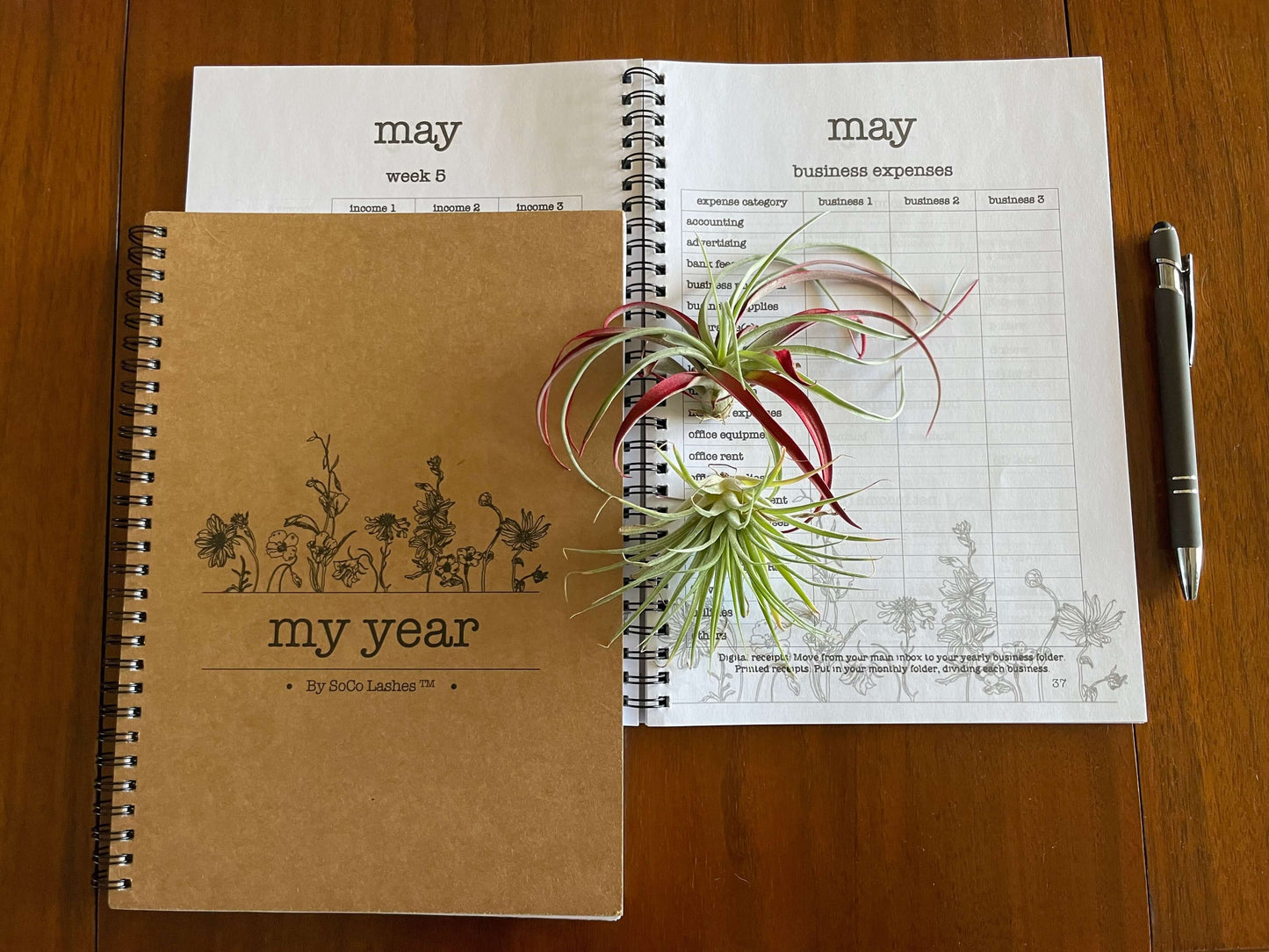 Bookkeeping guide for entrepreneurs, salon owners, solo beauty and wellness professionals to save money and time and keep their bookkeeping organized. Simple, easy bookkeeping guide.
