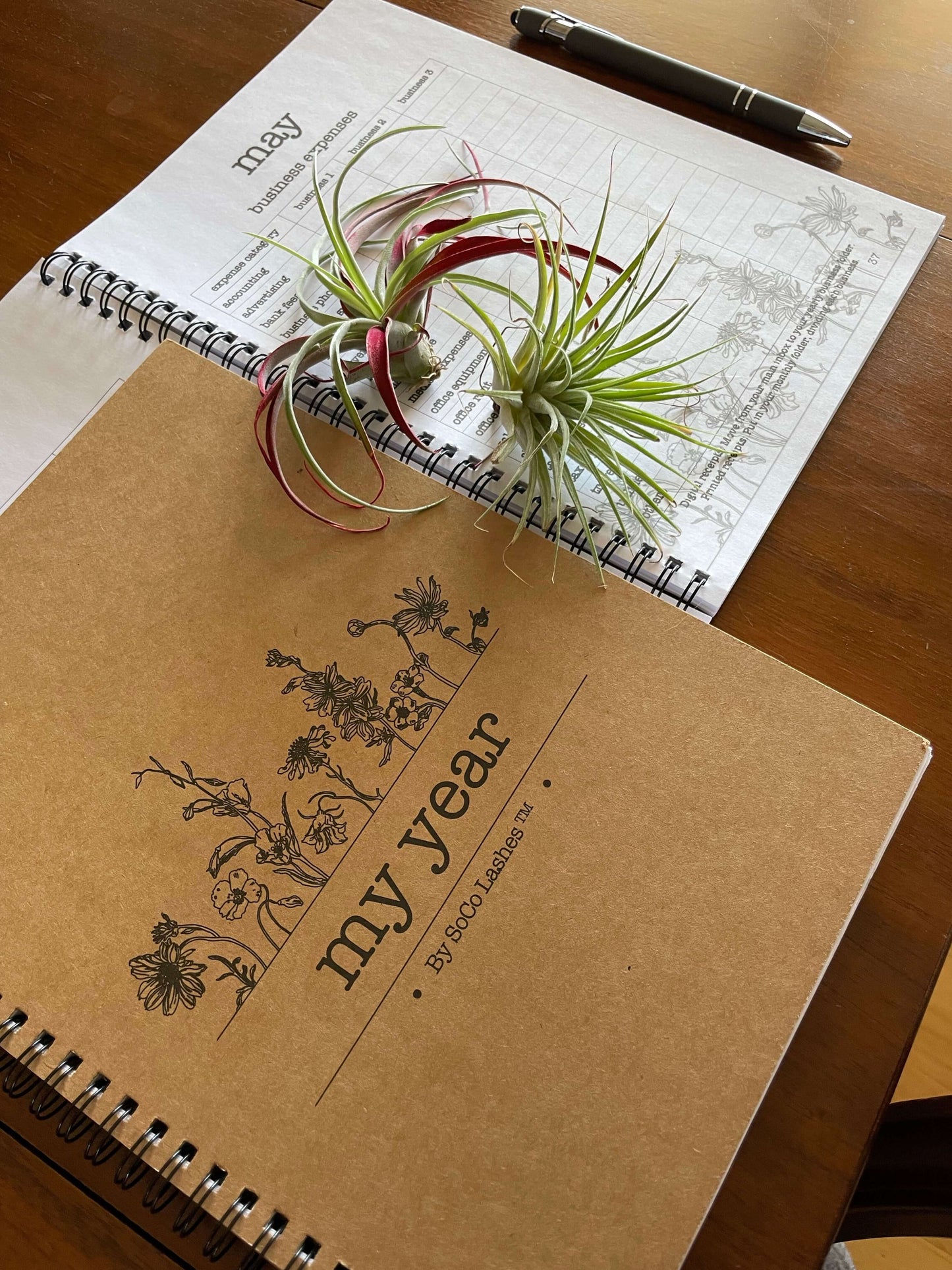 Bookkeeping guide for entrepreneurs, salon owners, solo beauty and wellness professionals to save money and time and keep their bookkeeping organized.